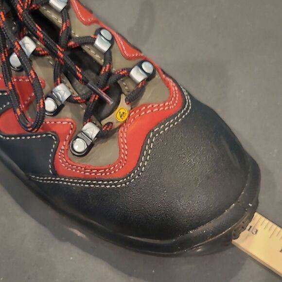 Black and Red Hiking Shoes - Picture 6 of 8